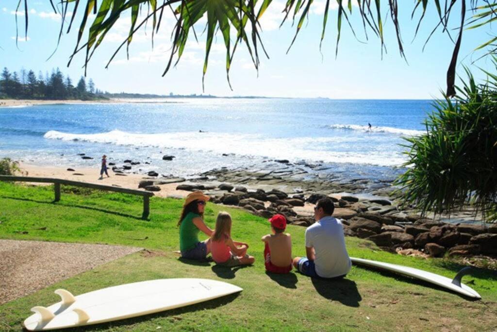 Stylish 1950s Moffat Beach House *