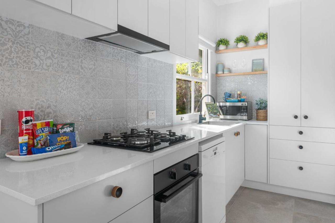 Dicky Original - 2 Bed Downstairs 200m To * Caloundra