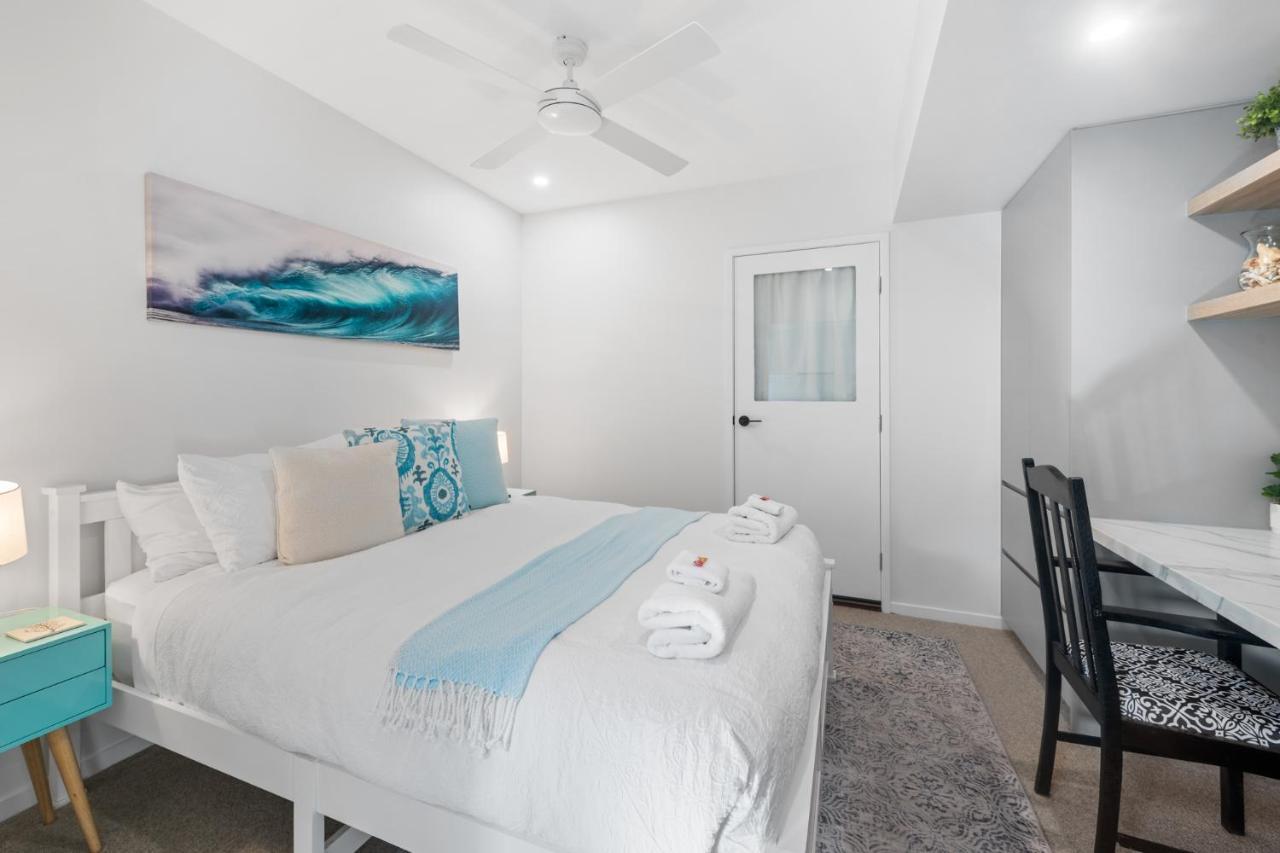 Stunning House & Glamping Tent - Sunshine Coast * Caloundra