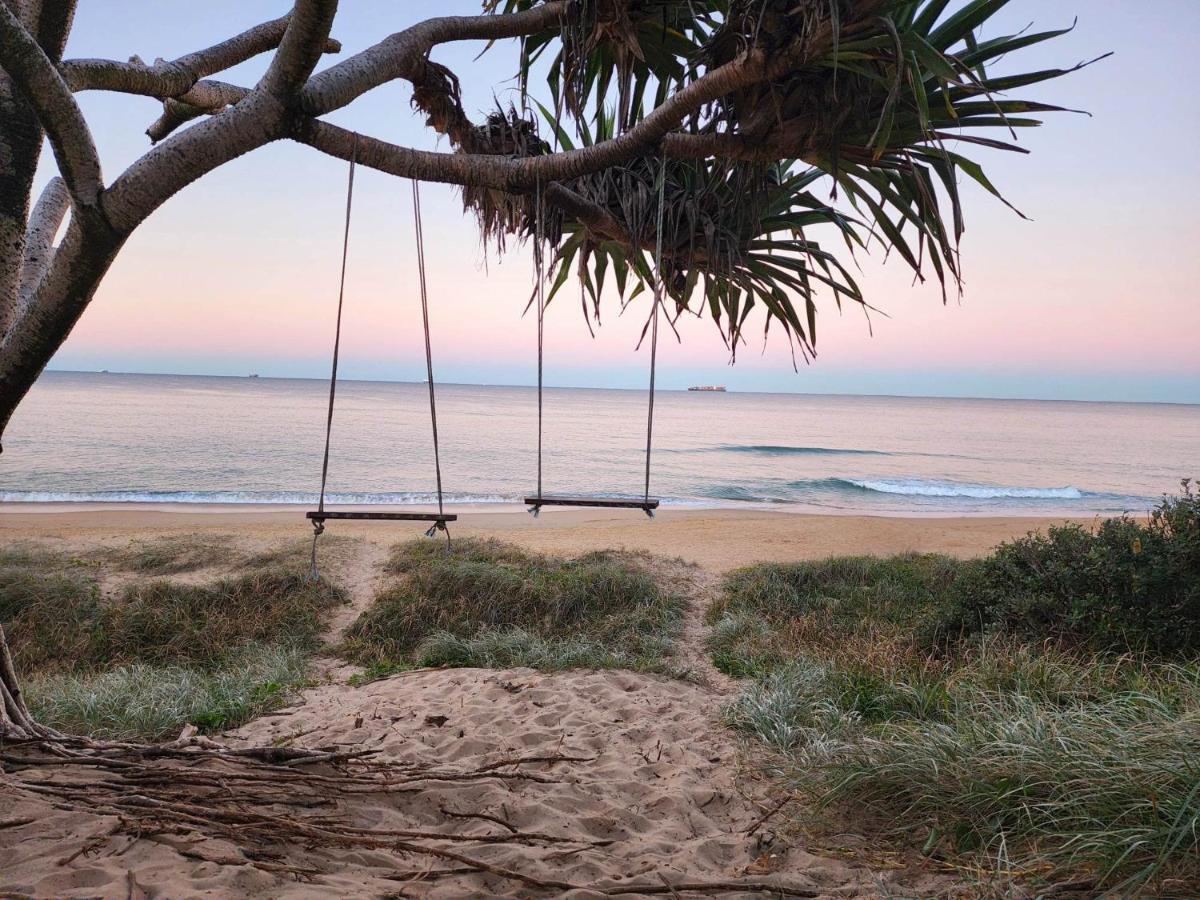 Stunning House & Glamping Tent - Sunshine Coast Caloundra