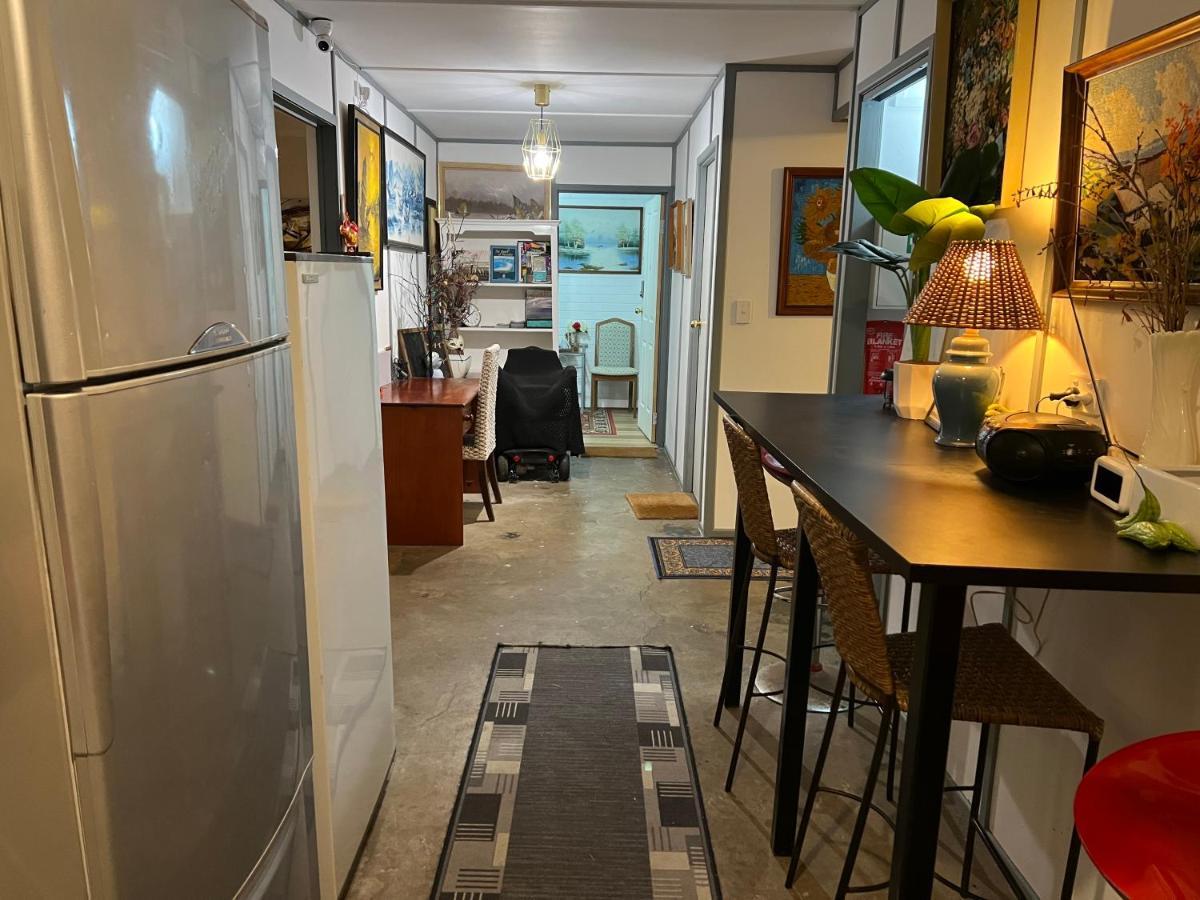 Xyl Pets Friendly Seaside Boutique Homestay Caloundra