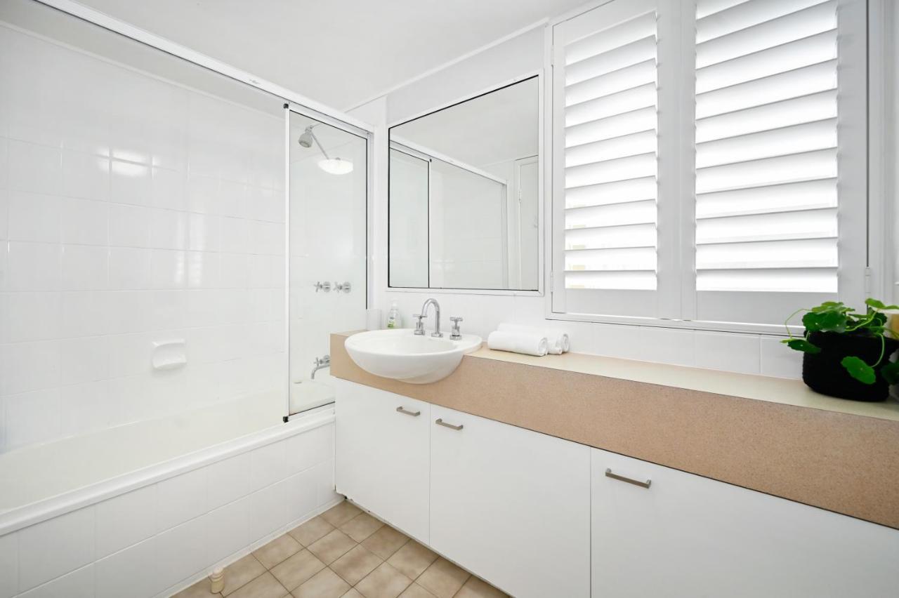 Apartment Spacious 3 Bedroom Delight - Shops & Beaches Zg1 *