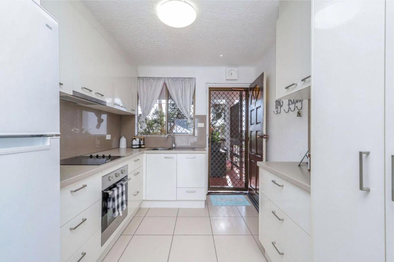 Spanish Unit 6, 3 Skyes Ave, Kings Apartment Caloundra