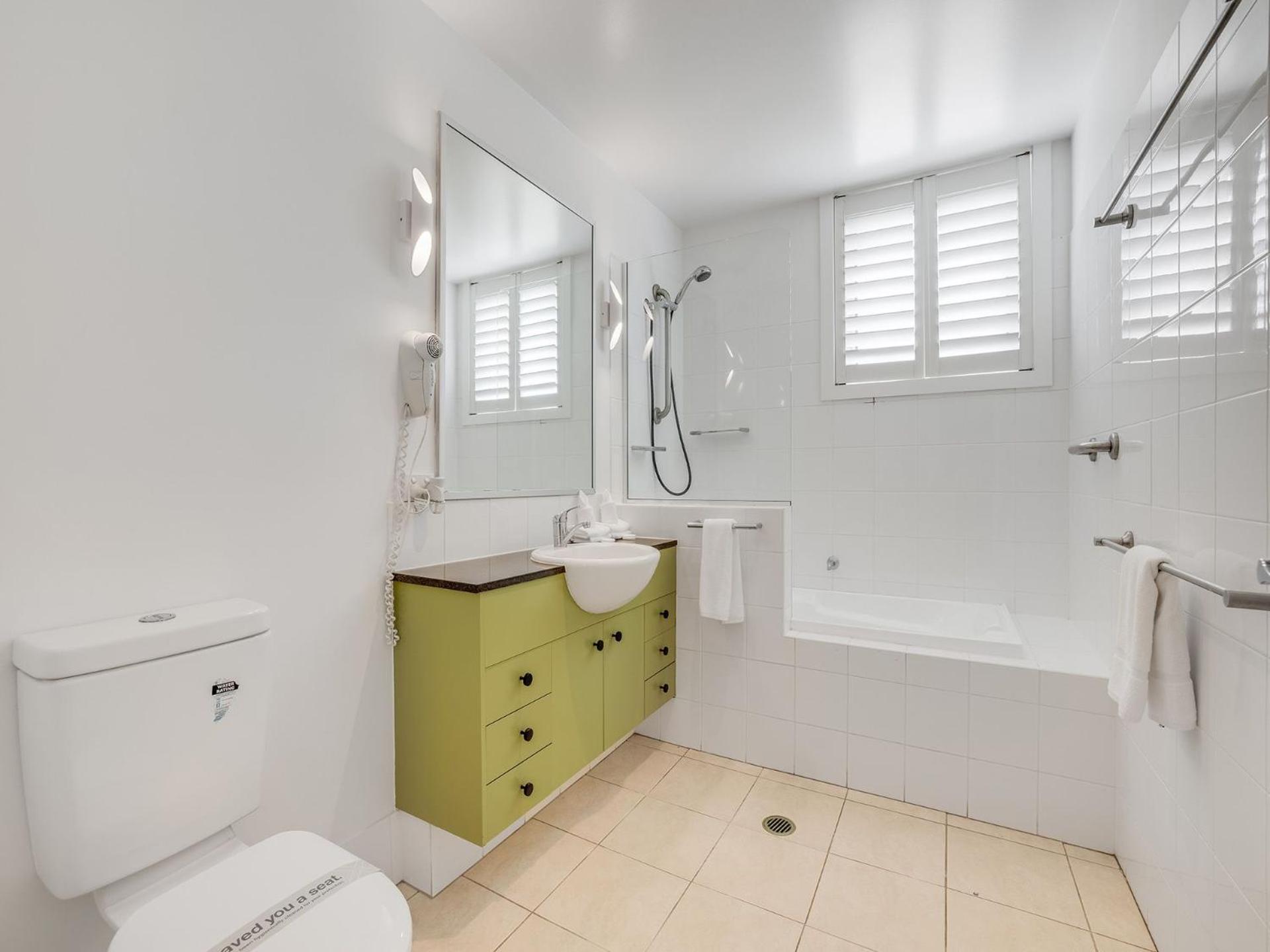 Pandanus Court Unit 3 Kings Beach Qld Apartment
