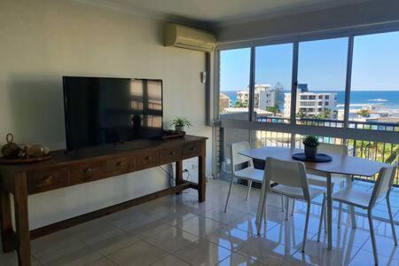 Location At Its In The Heart Of Apartment *
