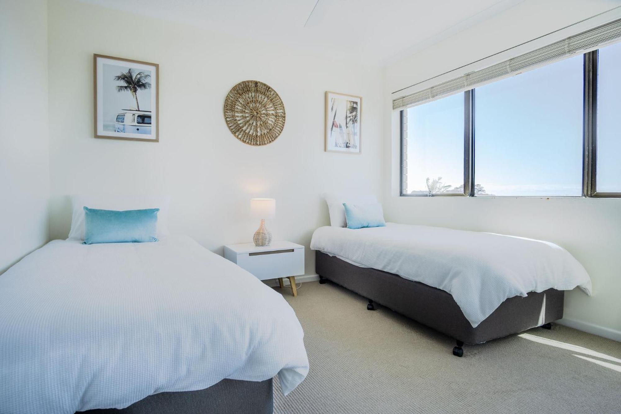 Retro Style Kings With Ocean Views Apartment