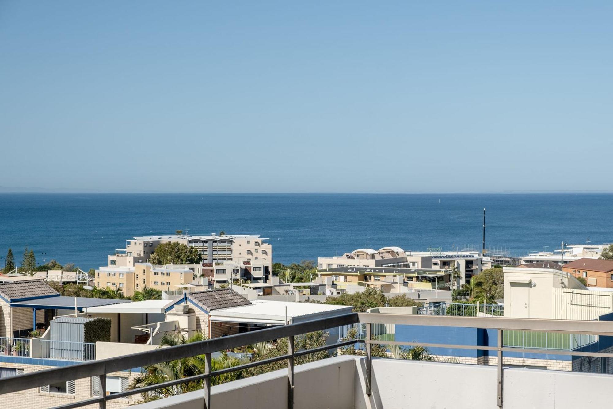 Retro Style Kings With Ocean Views Caloundra