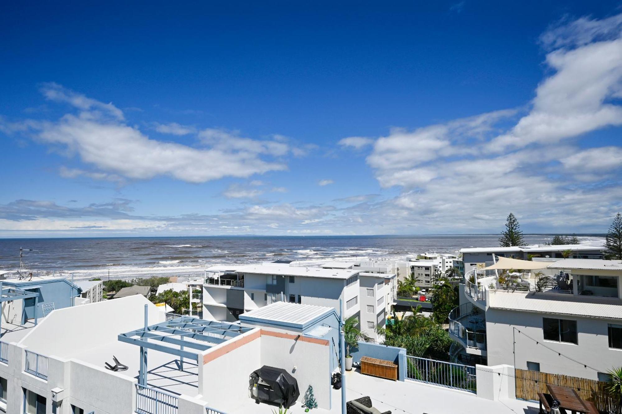 Stylish 2 B/r Kings Apartment Caloundra