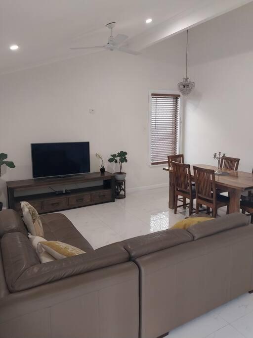 9 Family & Pet Friendly Holiday home Caloundra