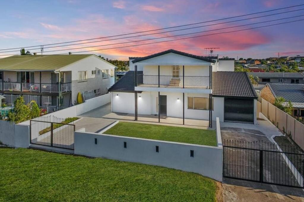 9 Family & Pet Friendly Holiday home Caloundra