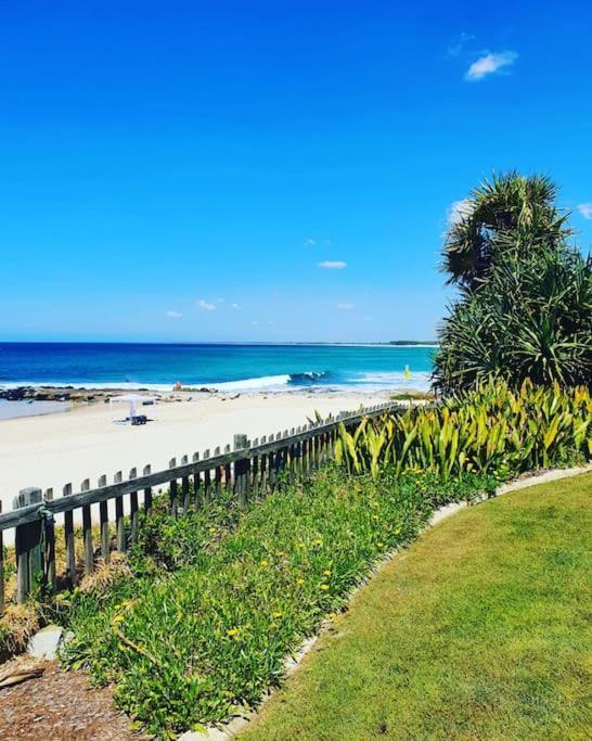 Ultimate Coastal Escape + Amazing Views Apartment Caloundra