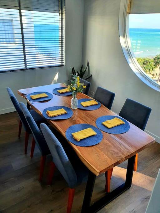 Ultimate Coastal Escape + Amazing Views Apartment *