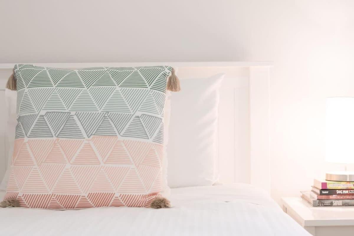 Bright Stylish Kings Apartment Caloundra