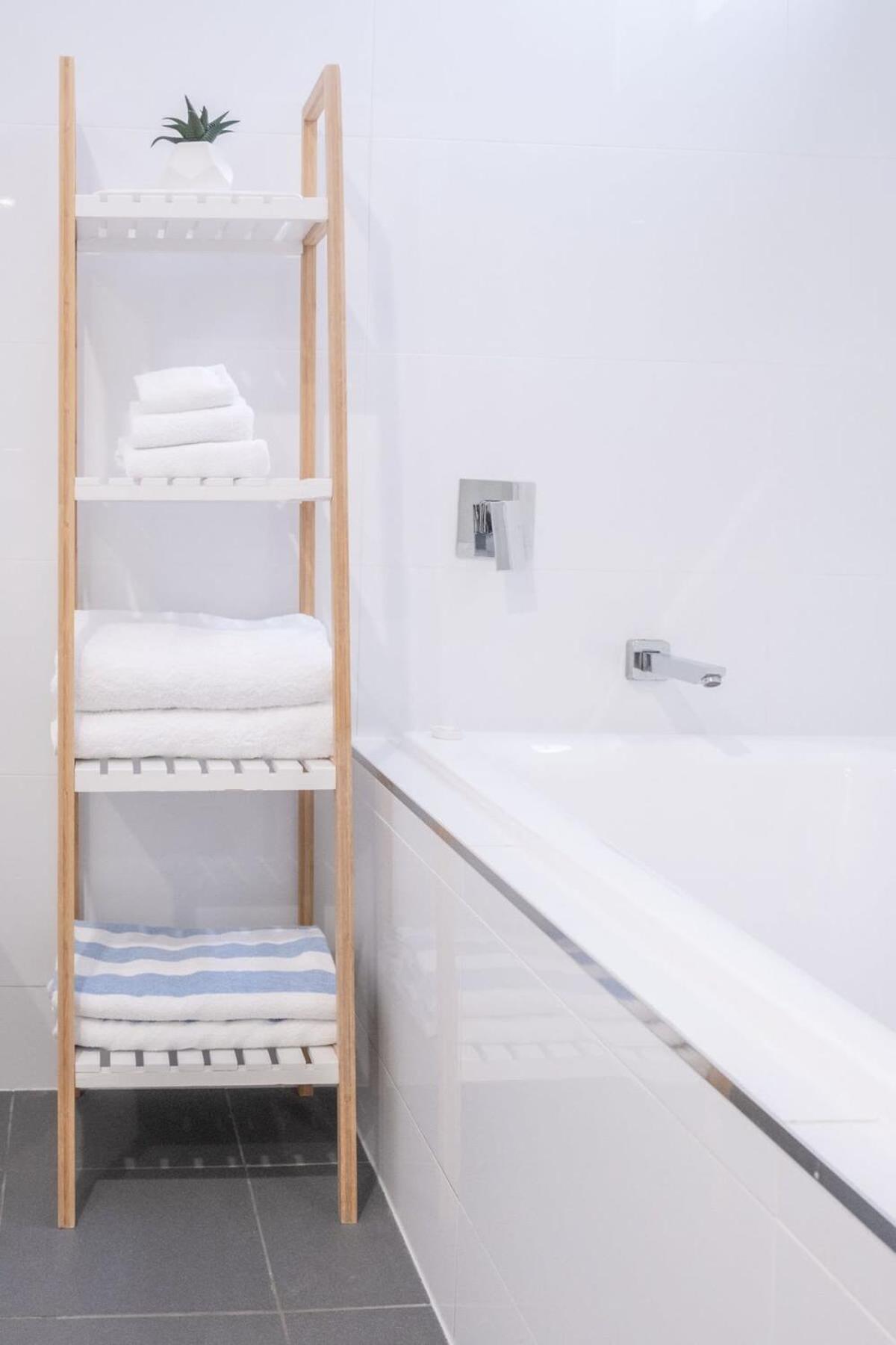 Apartment Bright Stylish Kings *