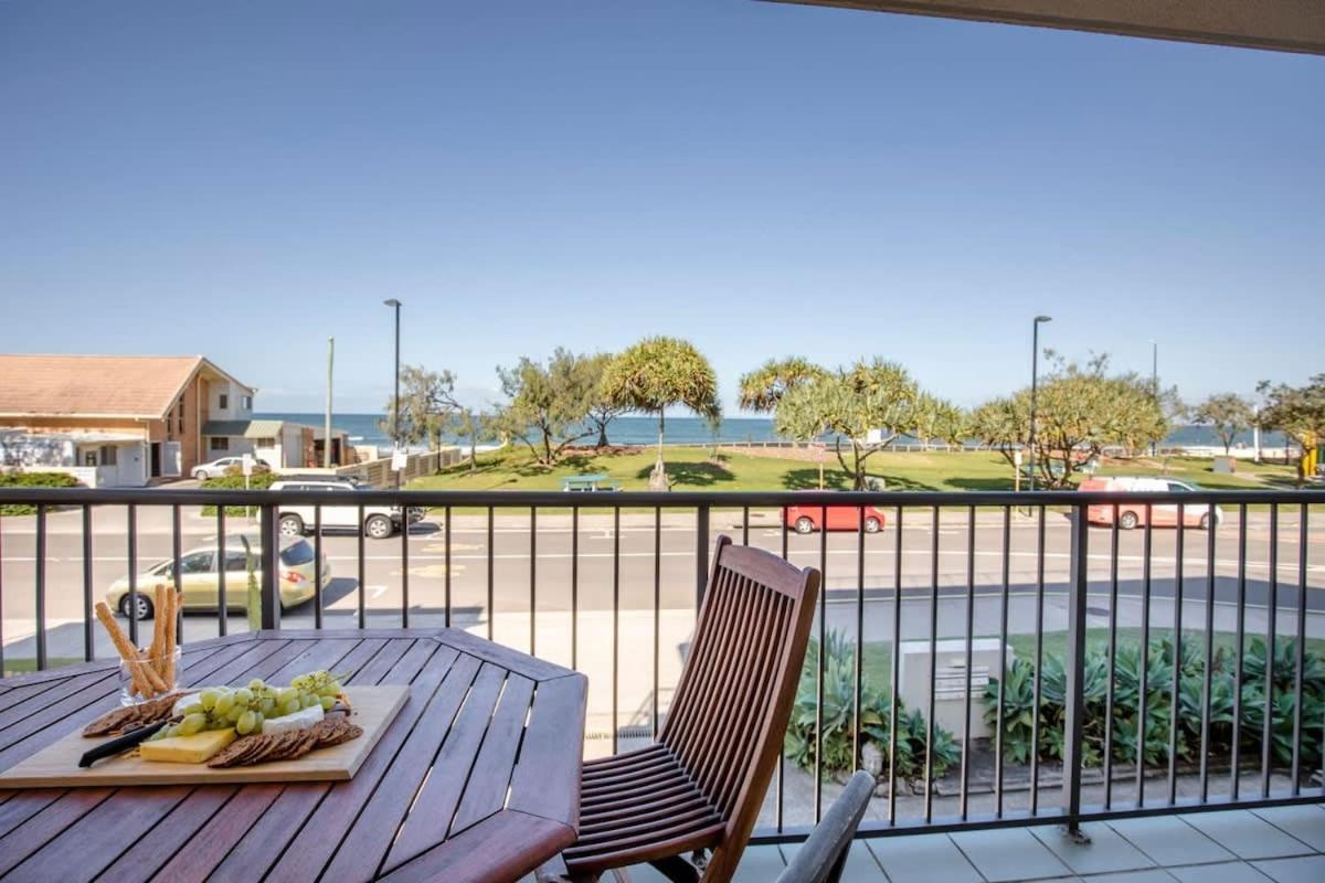 Kings Oceanfront With Pool Apartment Caloundra