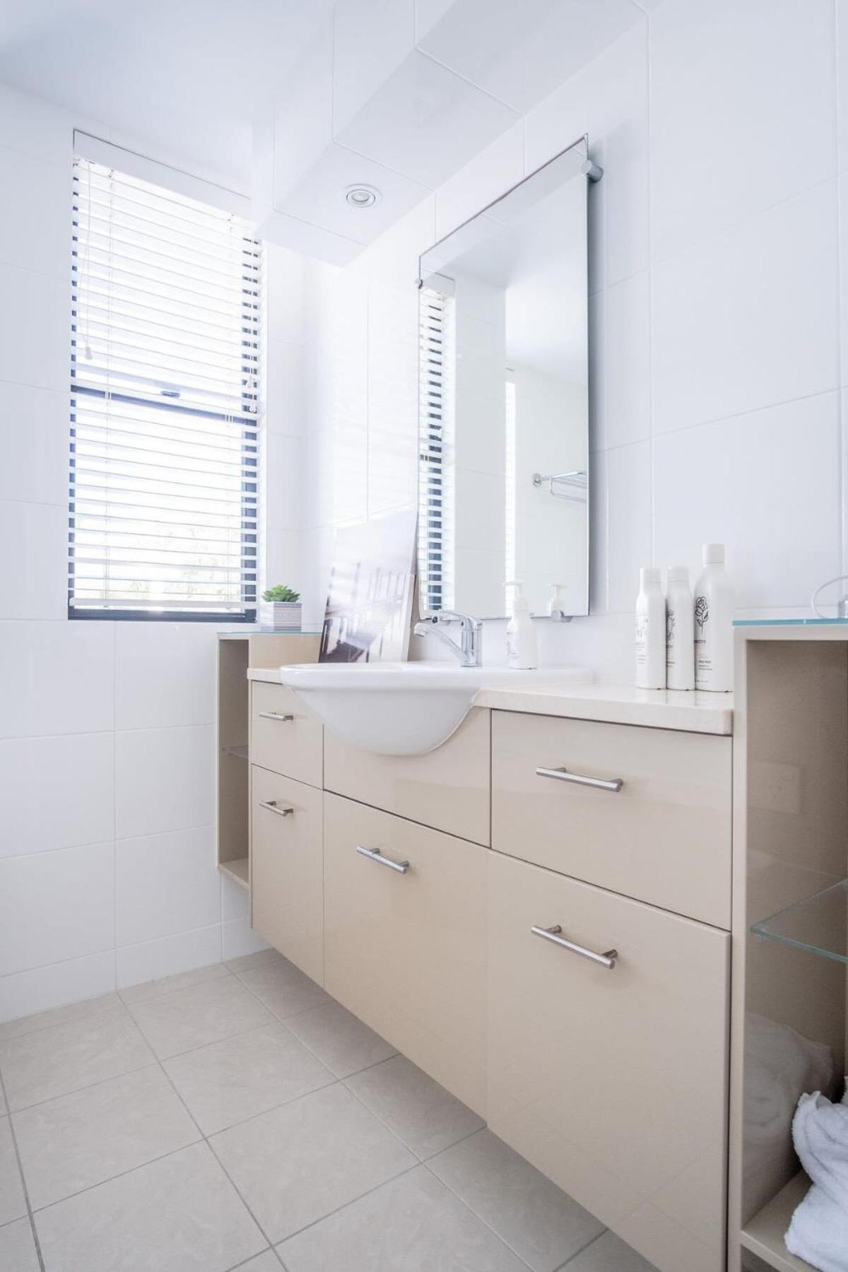 Apartment Live Like A Local In The Heart Of Moffat Caloundra