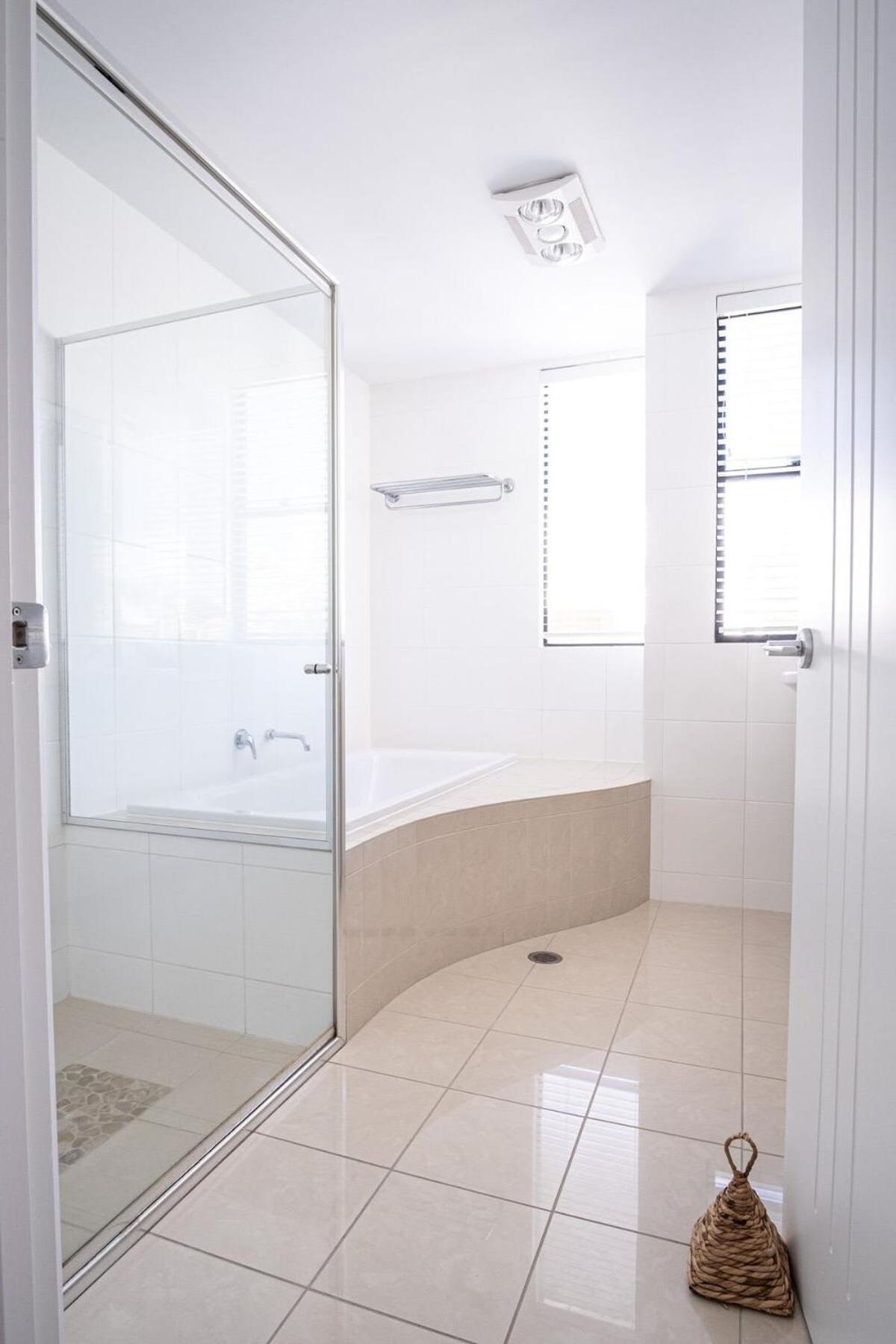 Live Like A Local In The Heart Of Moffat Apartment