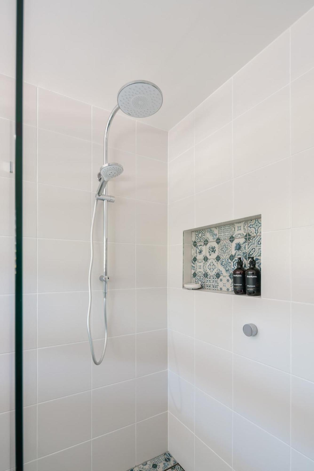 Battery Hill Pet-friendly Poolside Paradise Holiday home Caloundra