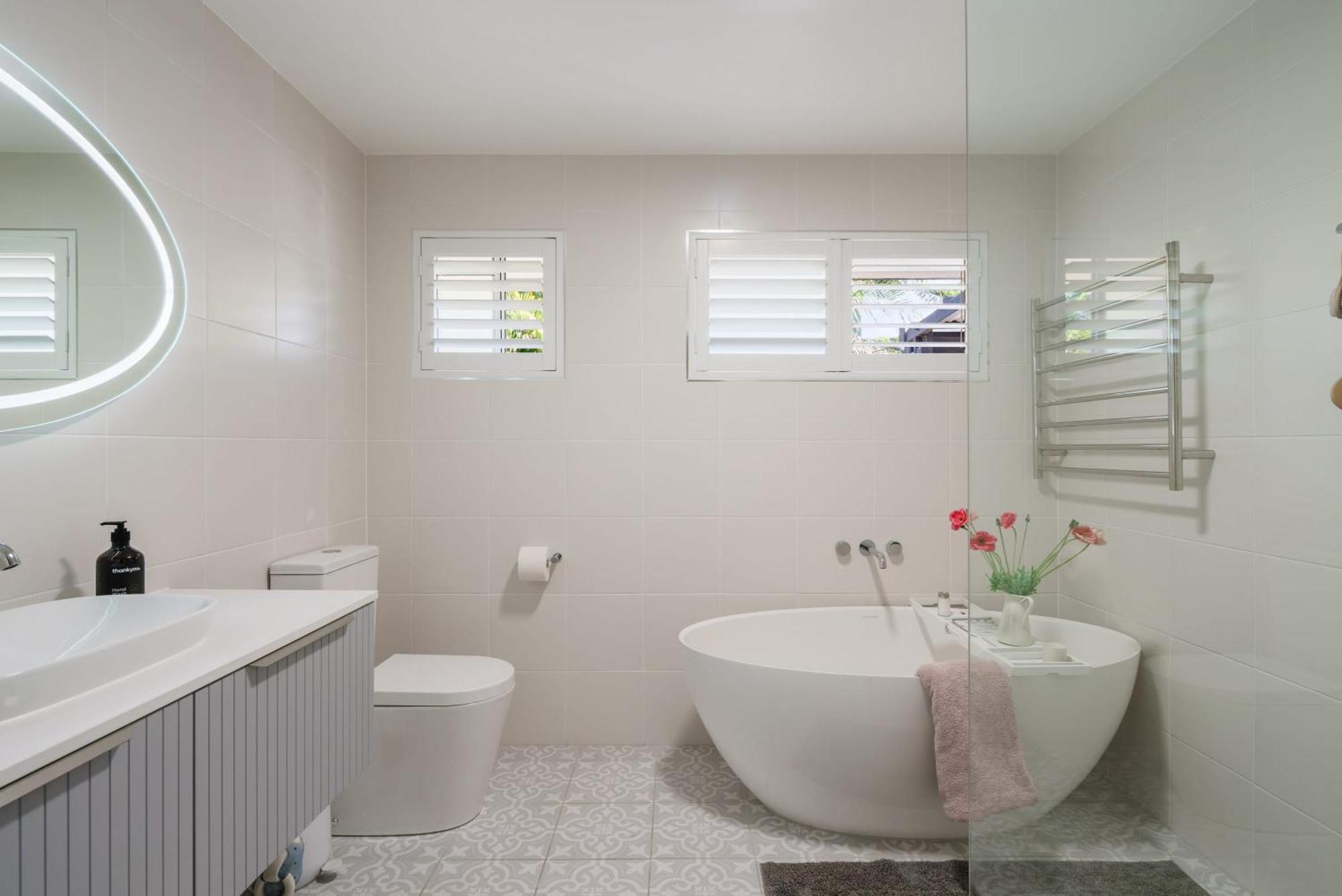 Battery Hill Pet-friendly Poolside Paradise Caloundra