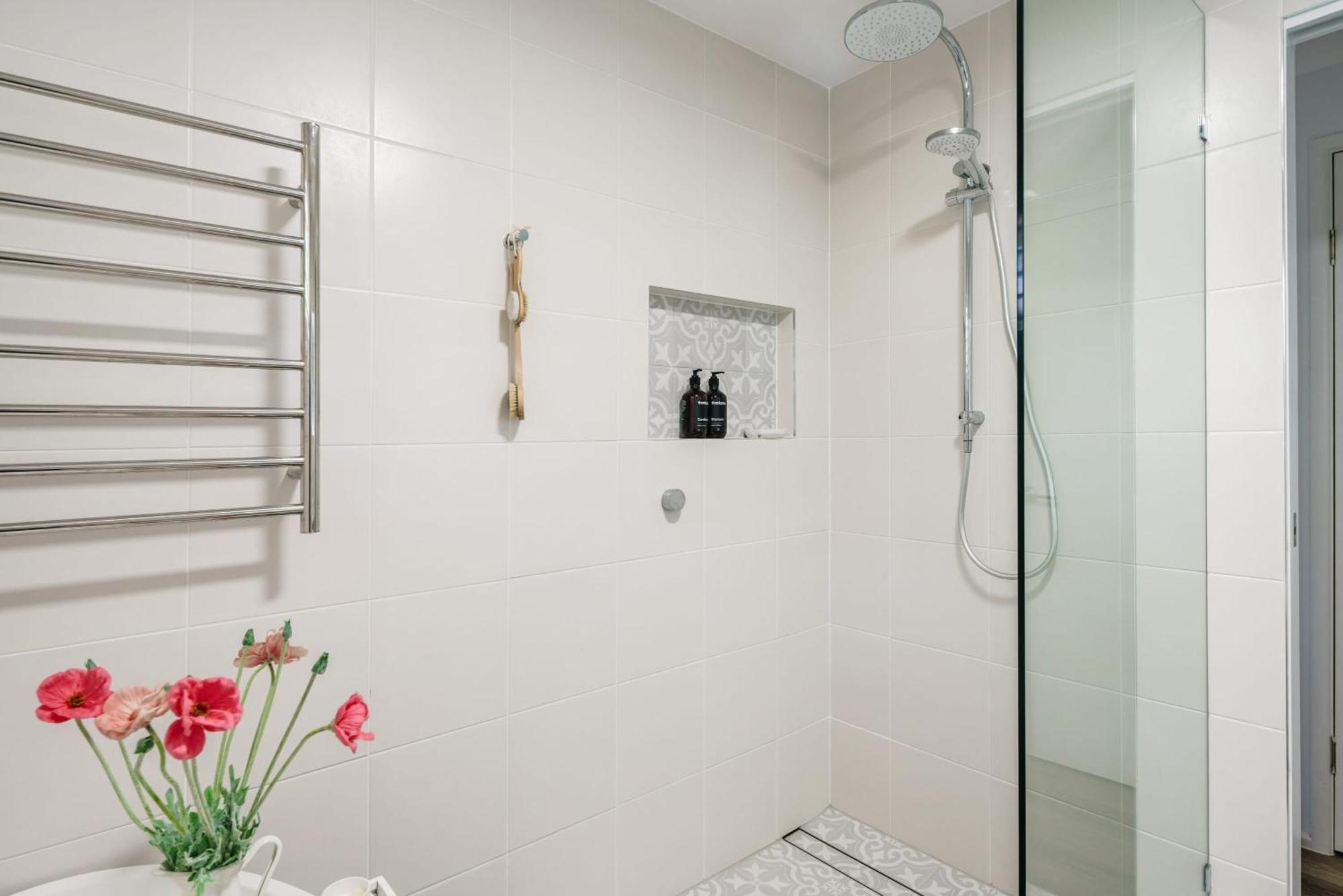 Battery Hill Pet-friendly Poolside Paradise * Caloundra