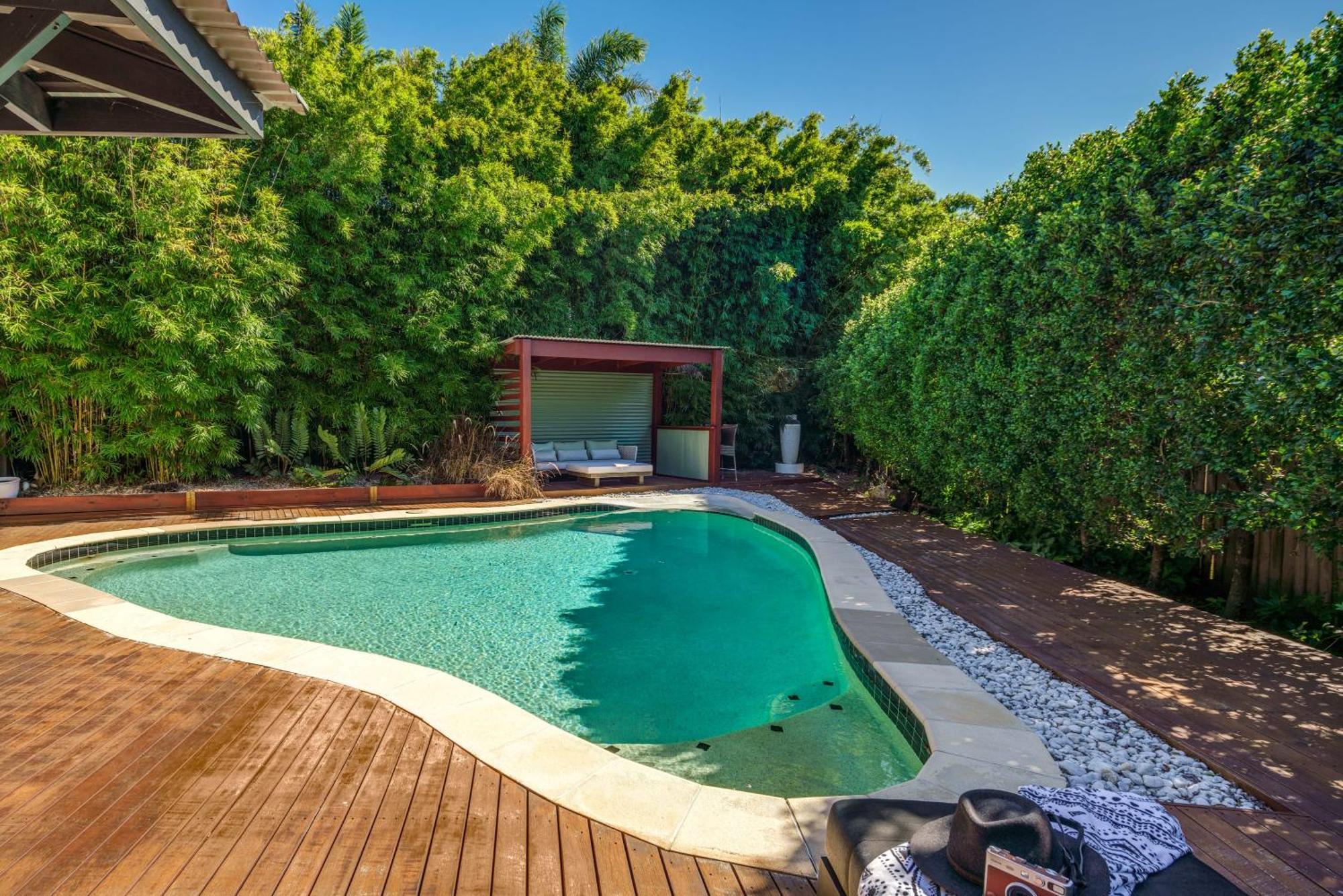 Holiday home Battery Hill Pet-friendly Poolside Paradise