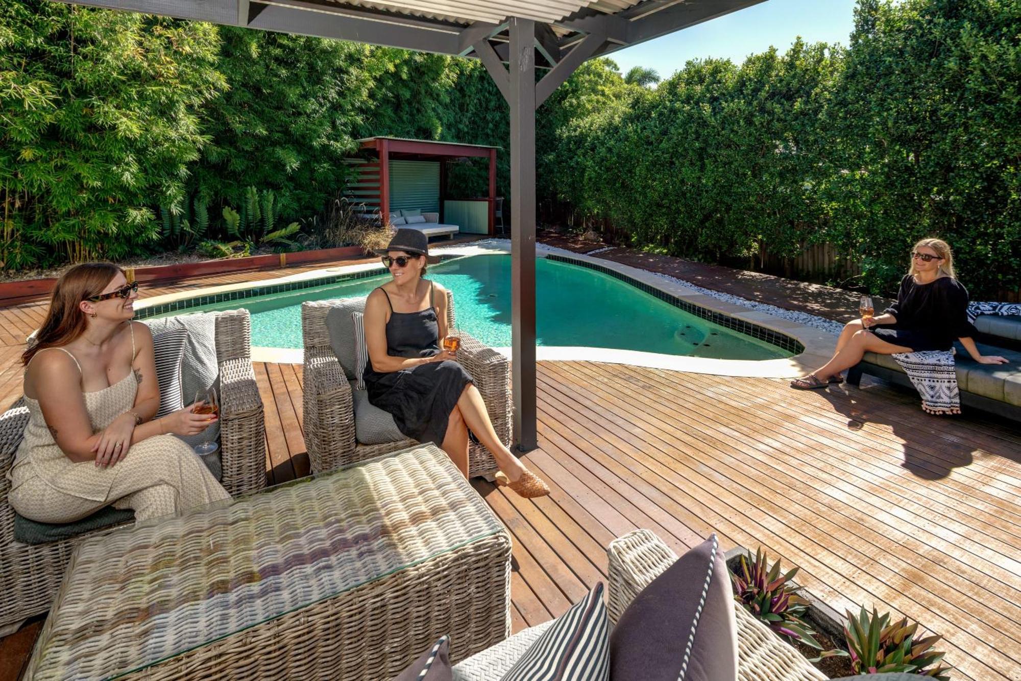 Holiday home Battery Hill Pet-friendly Poolside Paradise