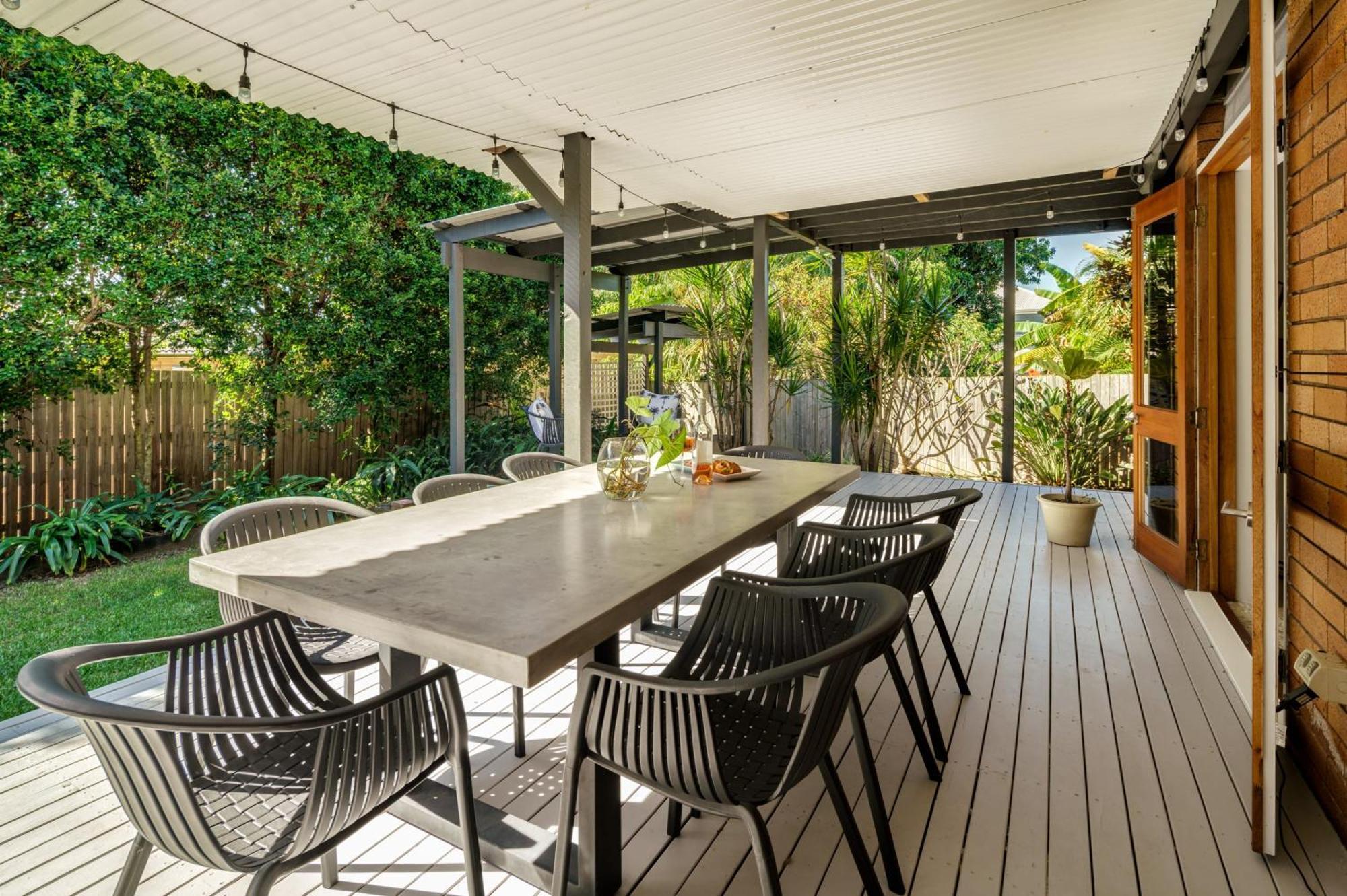 Holiday home Battery Hill Pet-friendly Poolside Paradise Caloundra