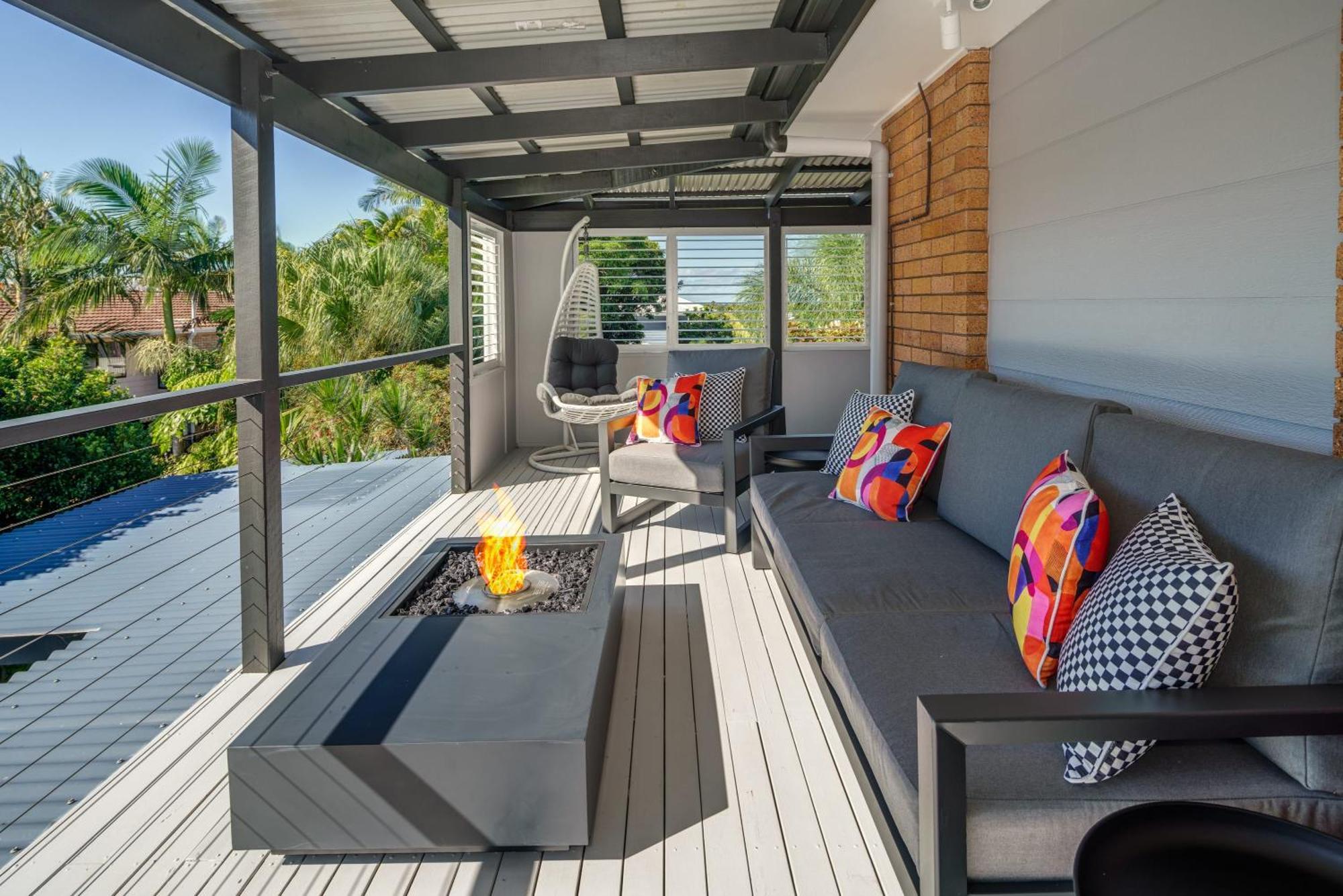 Holiday home Battery Hill Pet-friendly Poolside Paradise