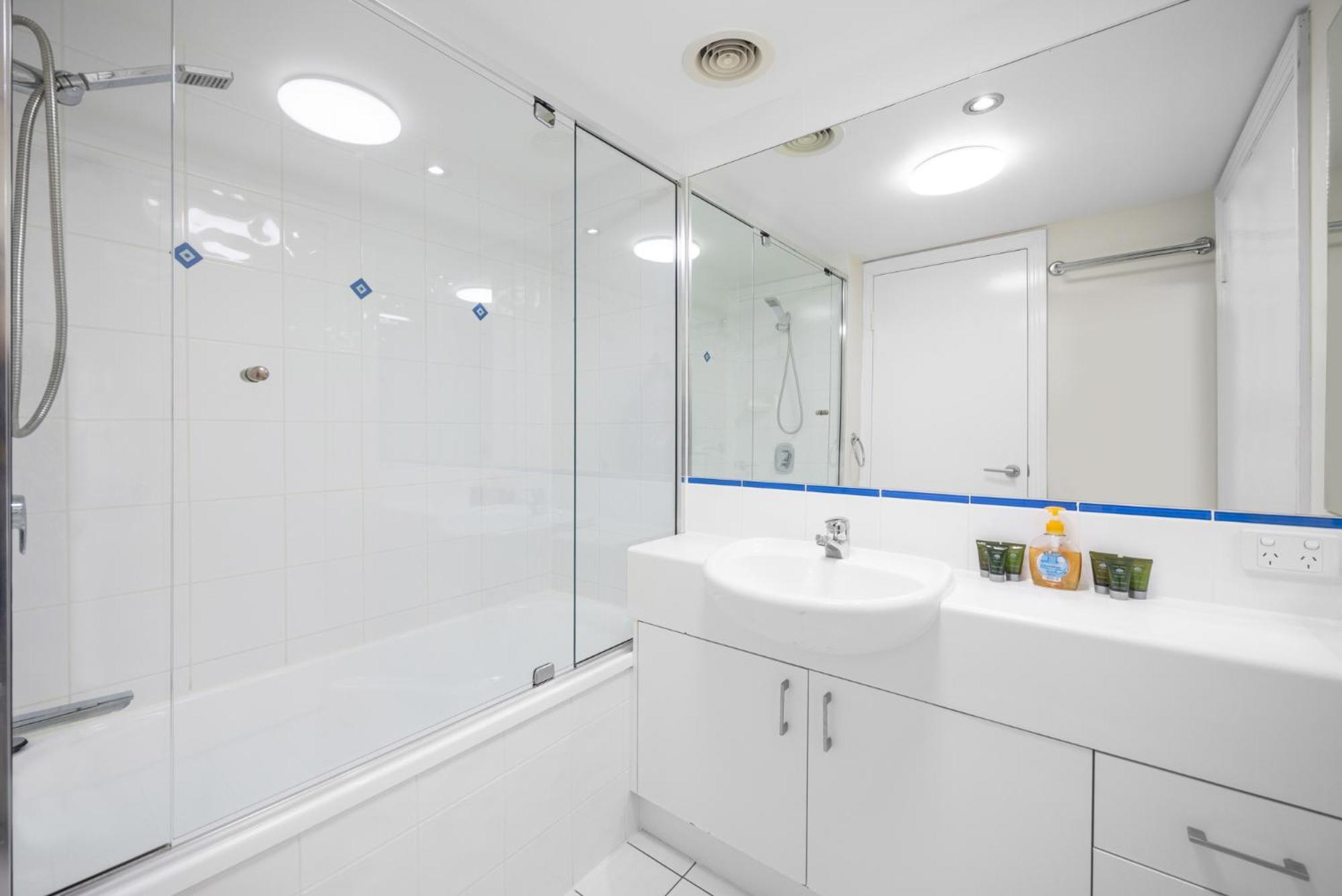 3 Bedroom With Lift Apartment *