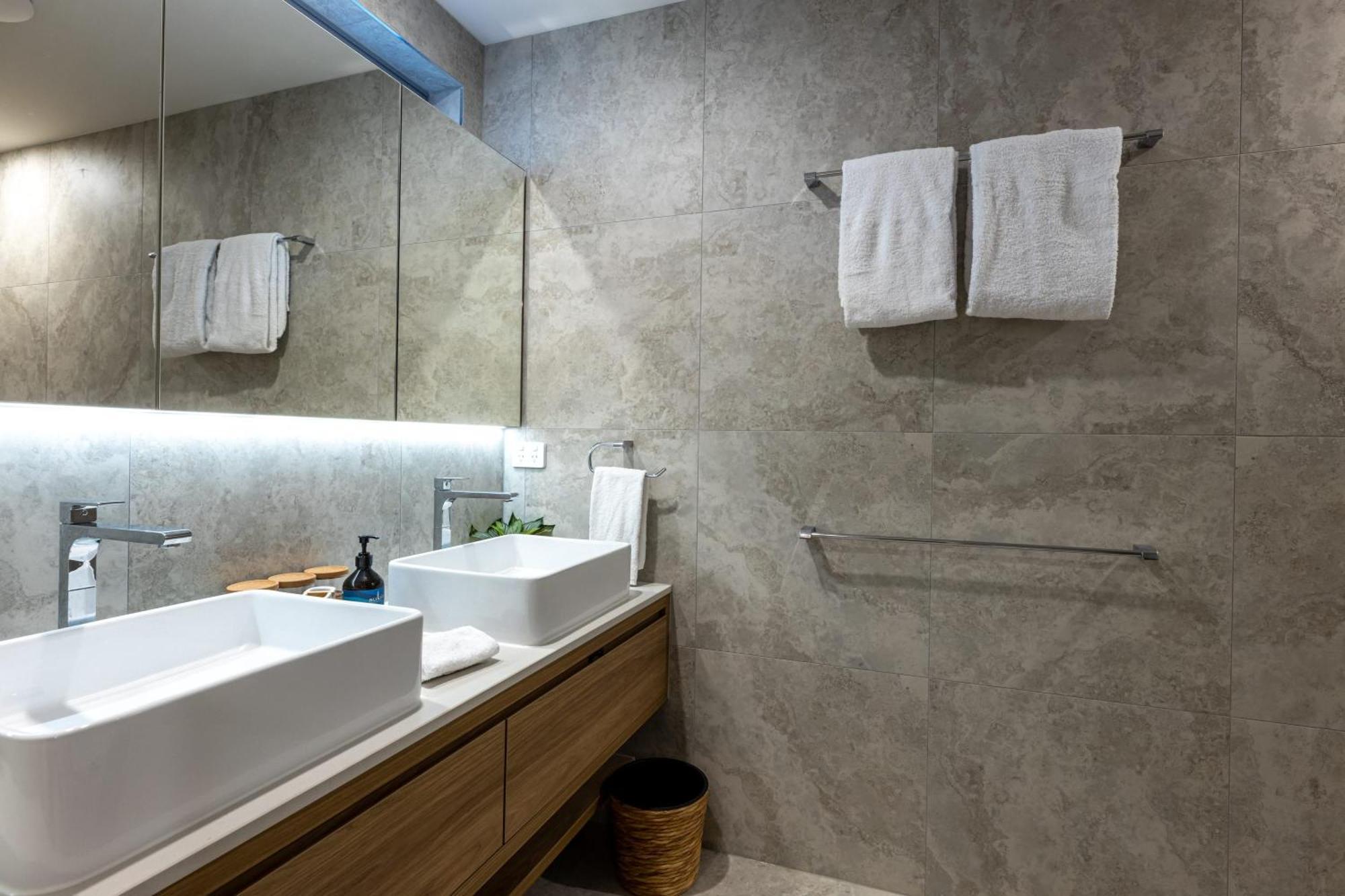 Kings Oceanfront Oasis Apartment Caloundra