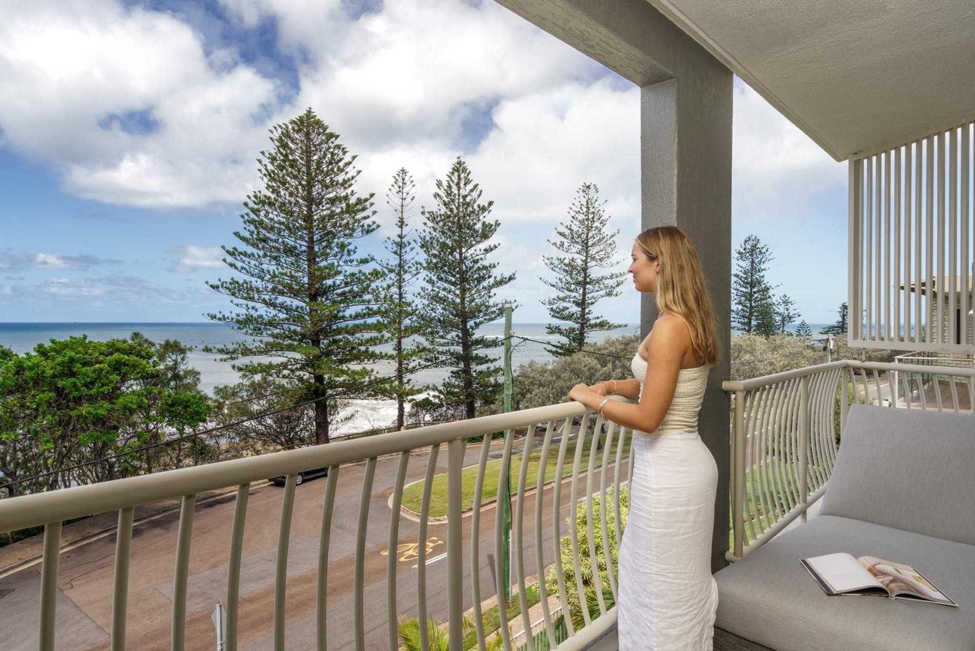 Tranquil Tides Retreat - Coastal Waterfront Escape Apartment Caloundra
