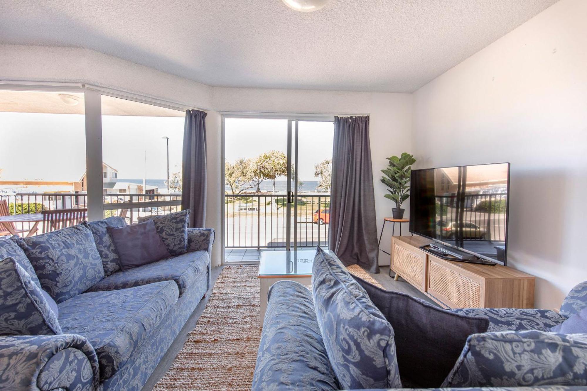 Kings Oceanfront With Pool Apartment
