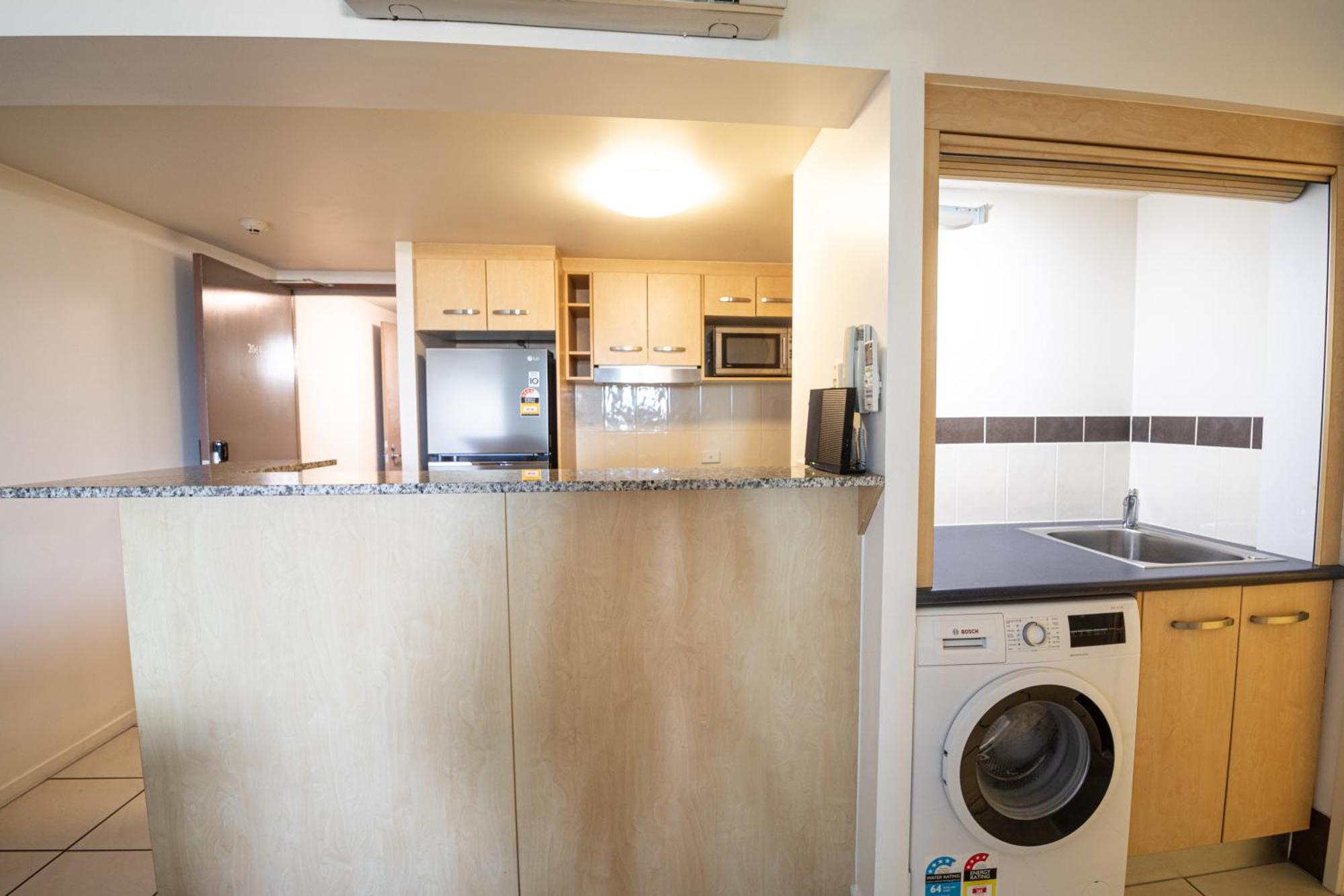 Style Oasis, 2 Bedroom, 2 Bath, Sleeps 6 * Caloundra