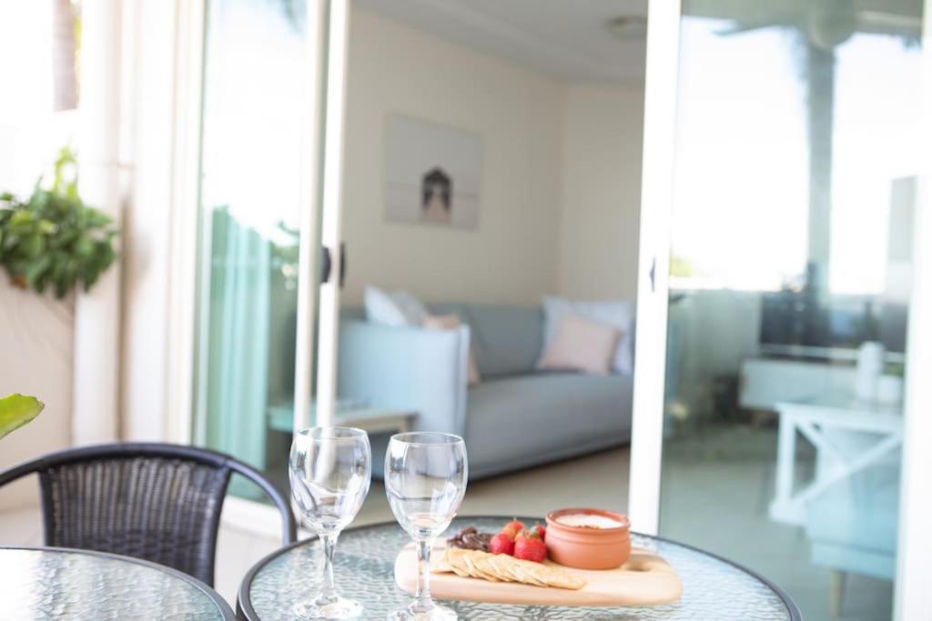 Apartment Style Oasis, 2 Bedroom, 2 Bath, Sleeps 6 Caloundra