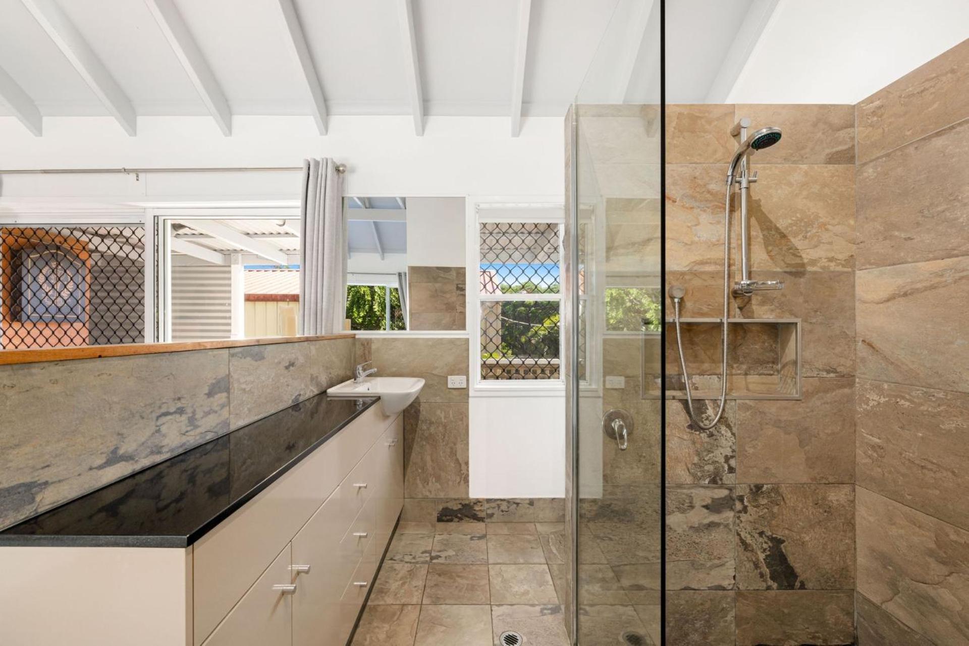Hume Street 22 Golden Beach Holiday home *