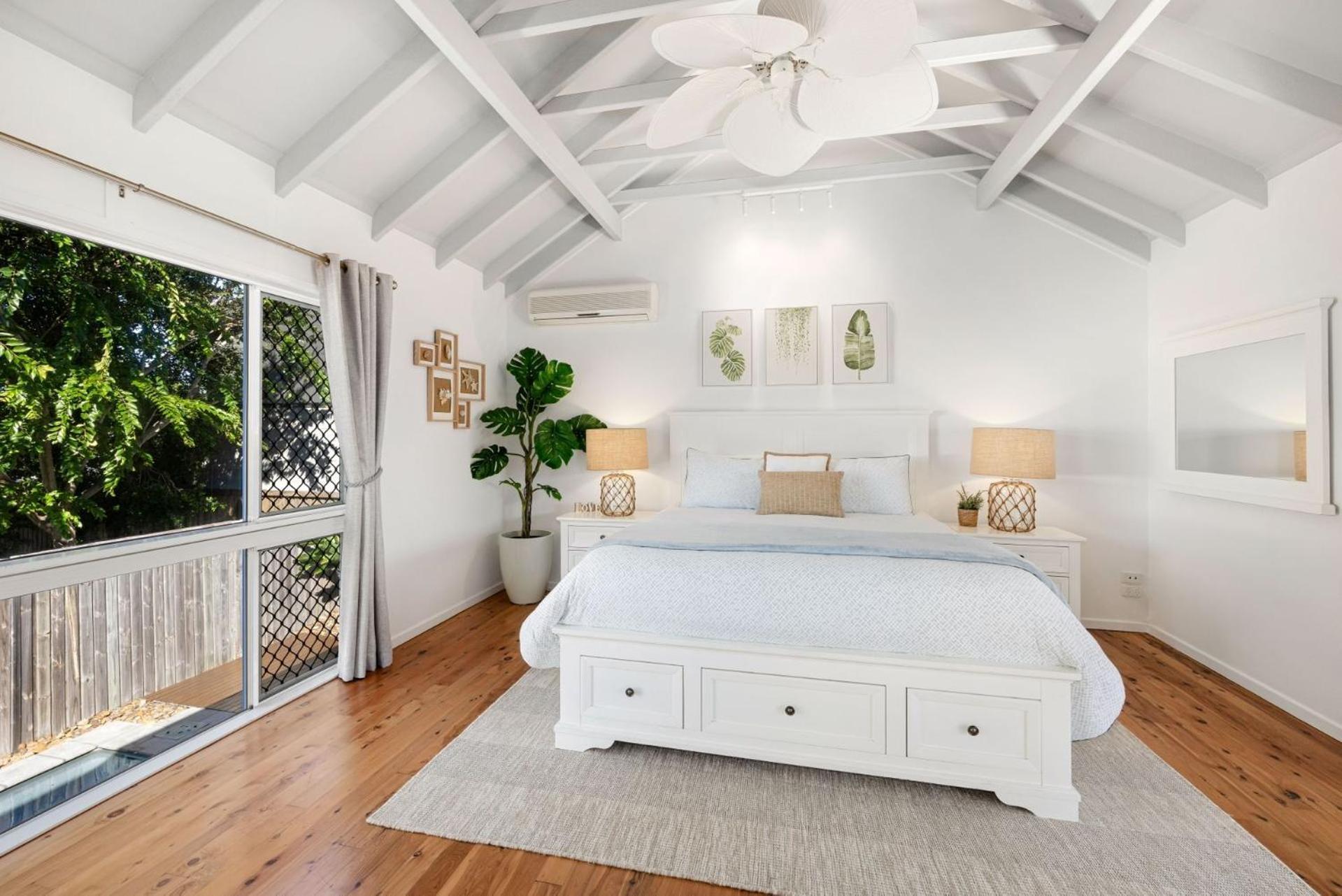 Hume Street 22 Golden Beach *