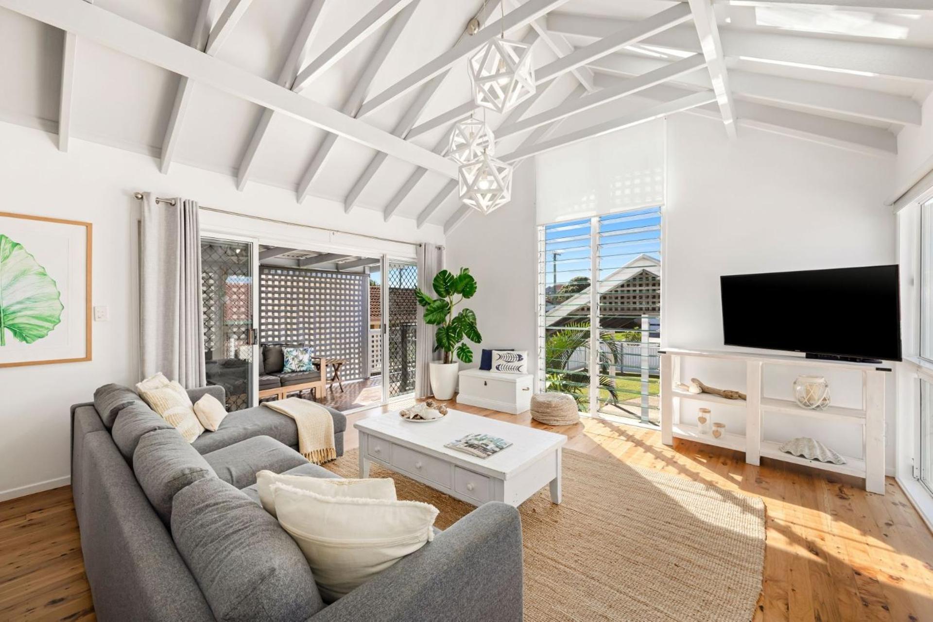 Hume Street 22 Golden Beach *