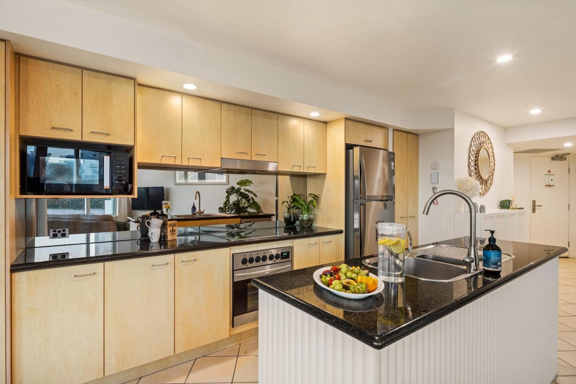 Apartment Oceanfront Views At Rolling Surf *