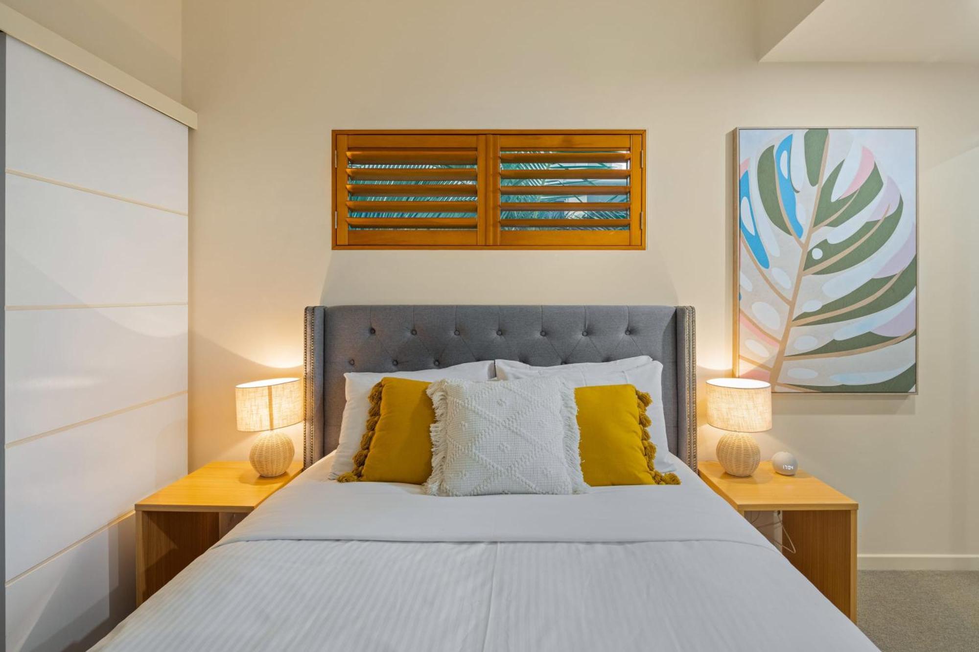 Oceanfront Views At Rolling Surf *
