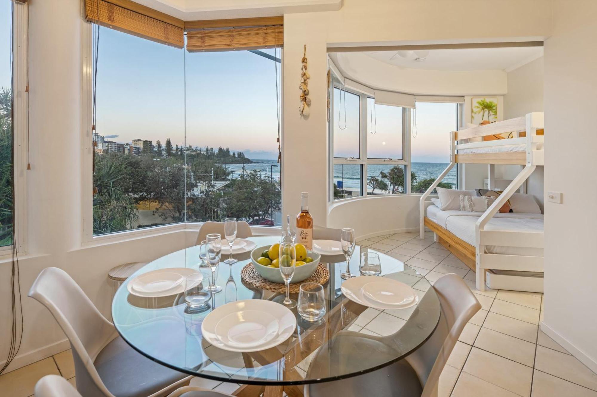 Oceanfront Views At Rolling Surf Apartment Caloundra
