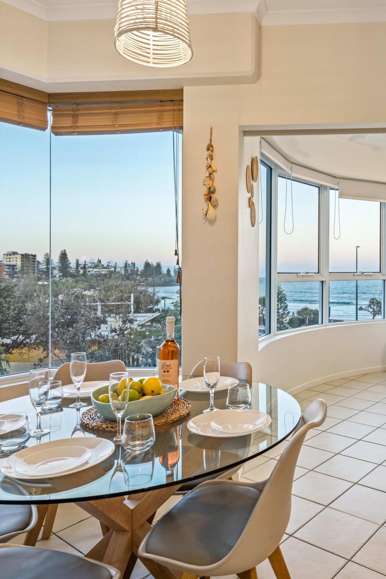 Oceanfront Views At Rolling Surf Caloundra