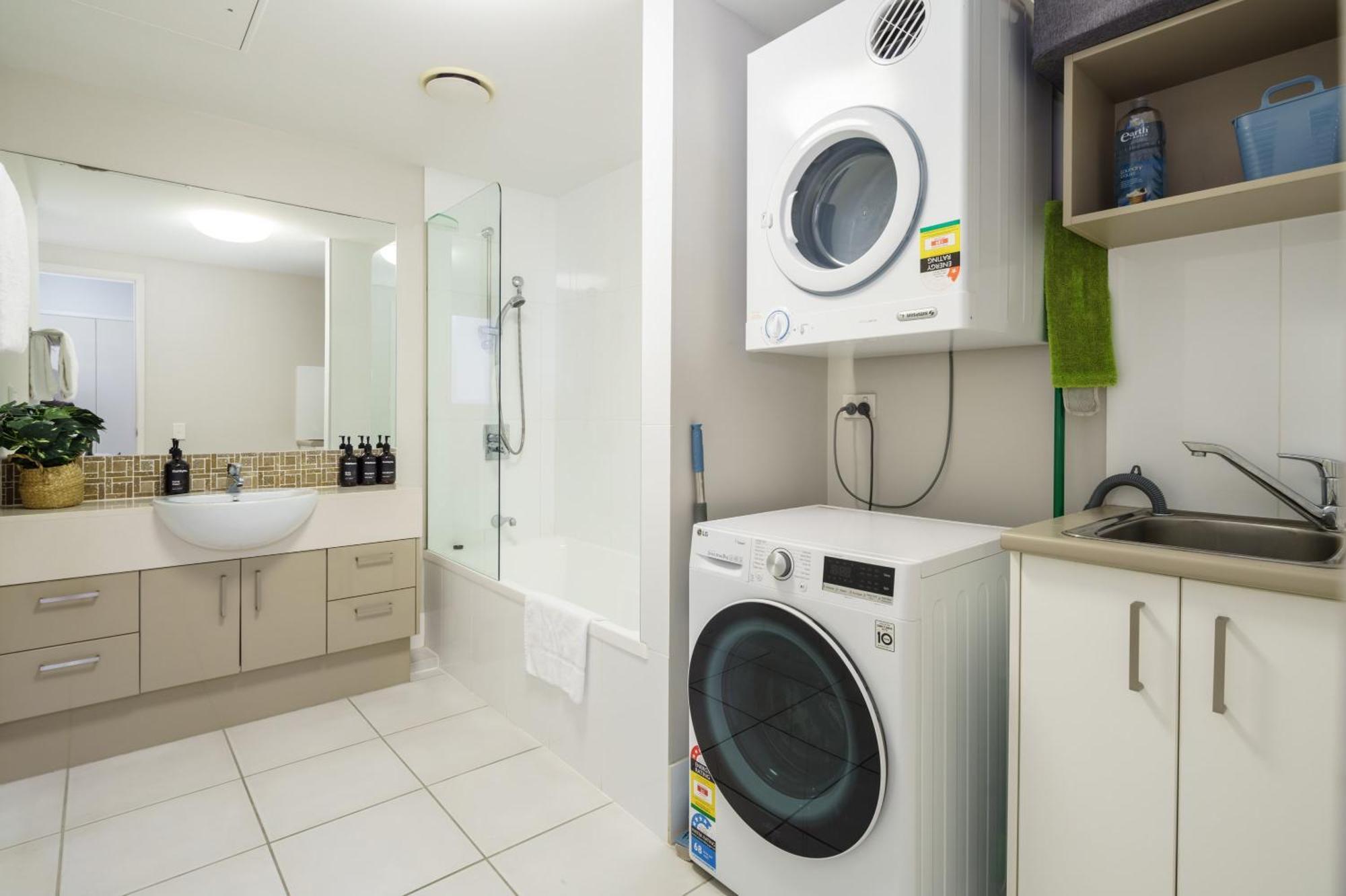 Apartment Ocean Breeze Retreat: Kings Coastal