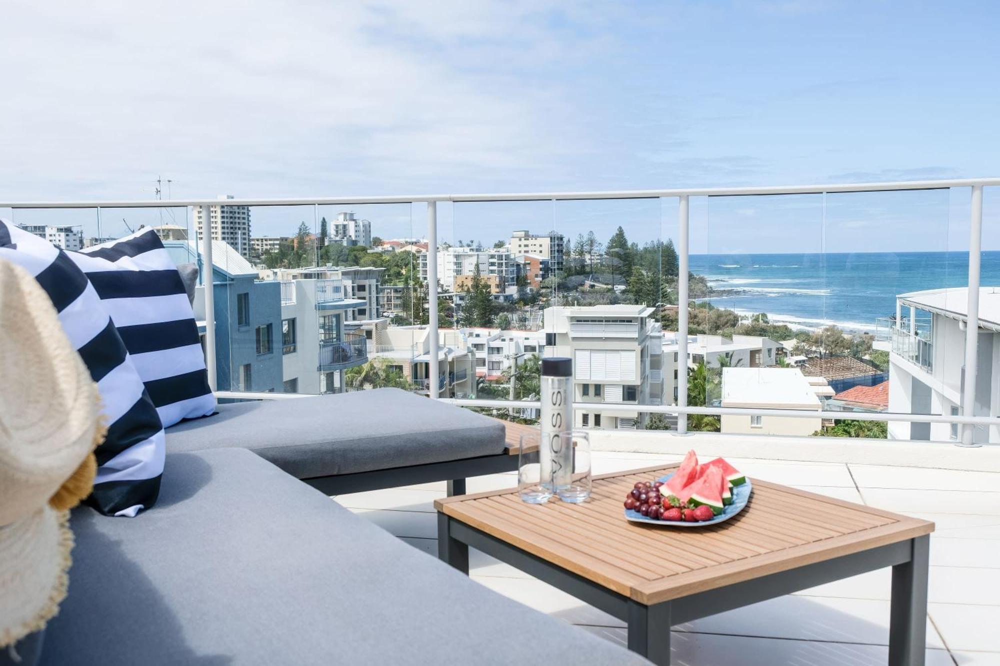 Hamptons Style Penthouse At Kings Apartment