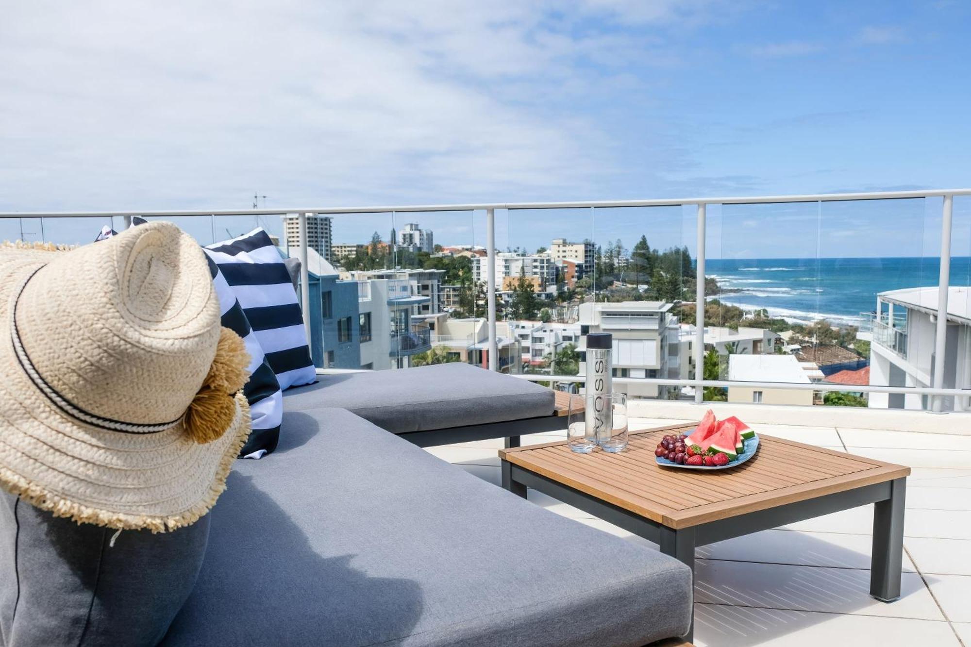 Hamptons Style Penthouse At Kings Caloundra