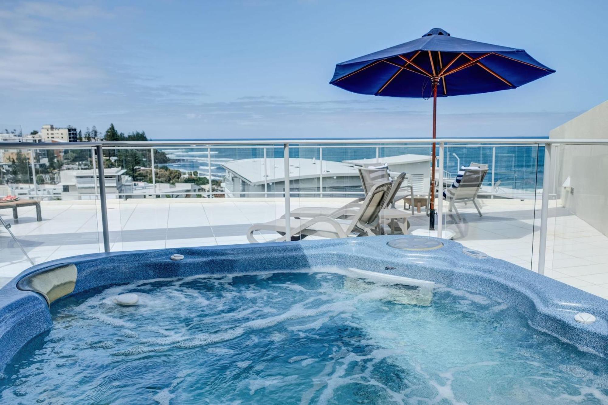 Hamptons Style Penthouse At Kings Apartment
