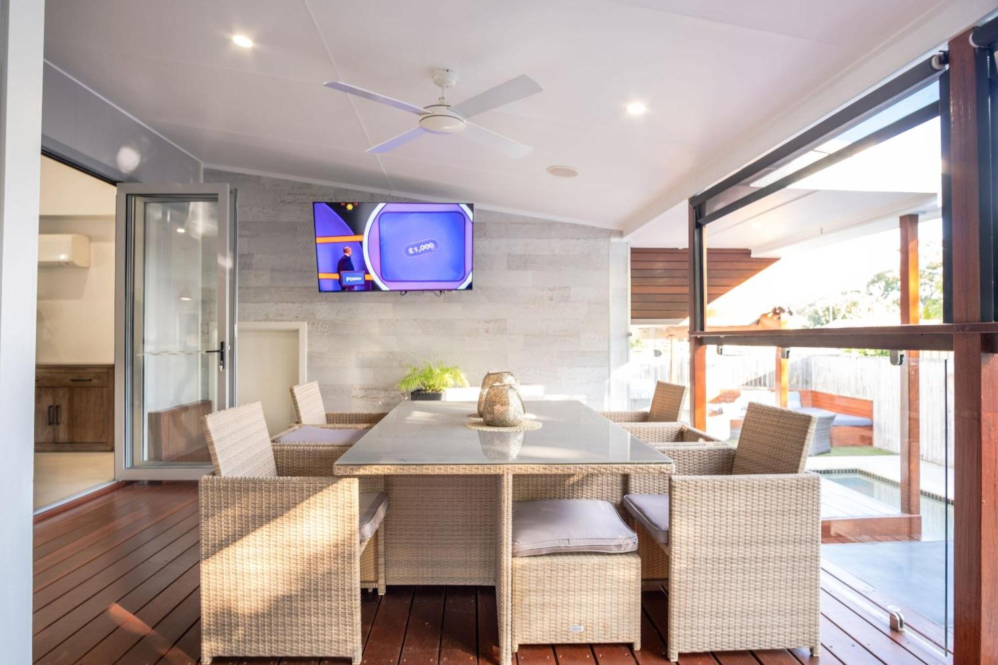 Kings With Pool And Putt Putt Holiday home Caloundra
