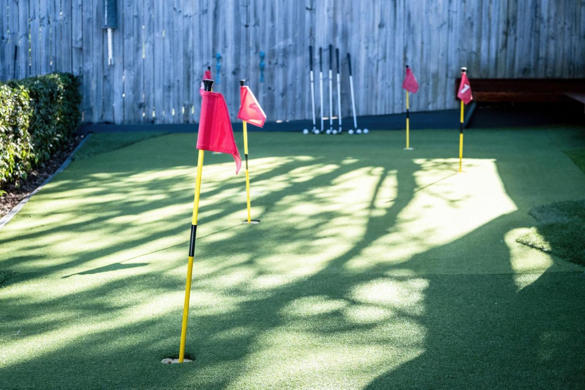 Kings With Pool And Putt Putt Holiday home *