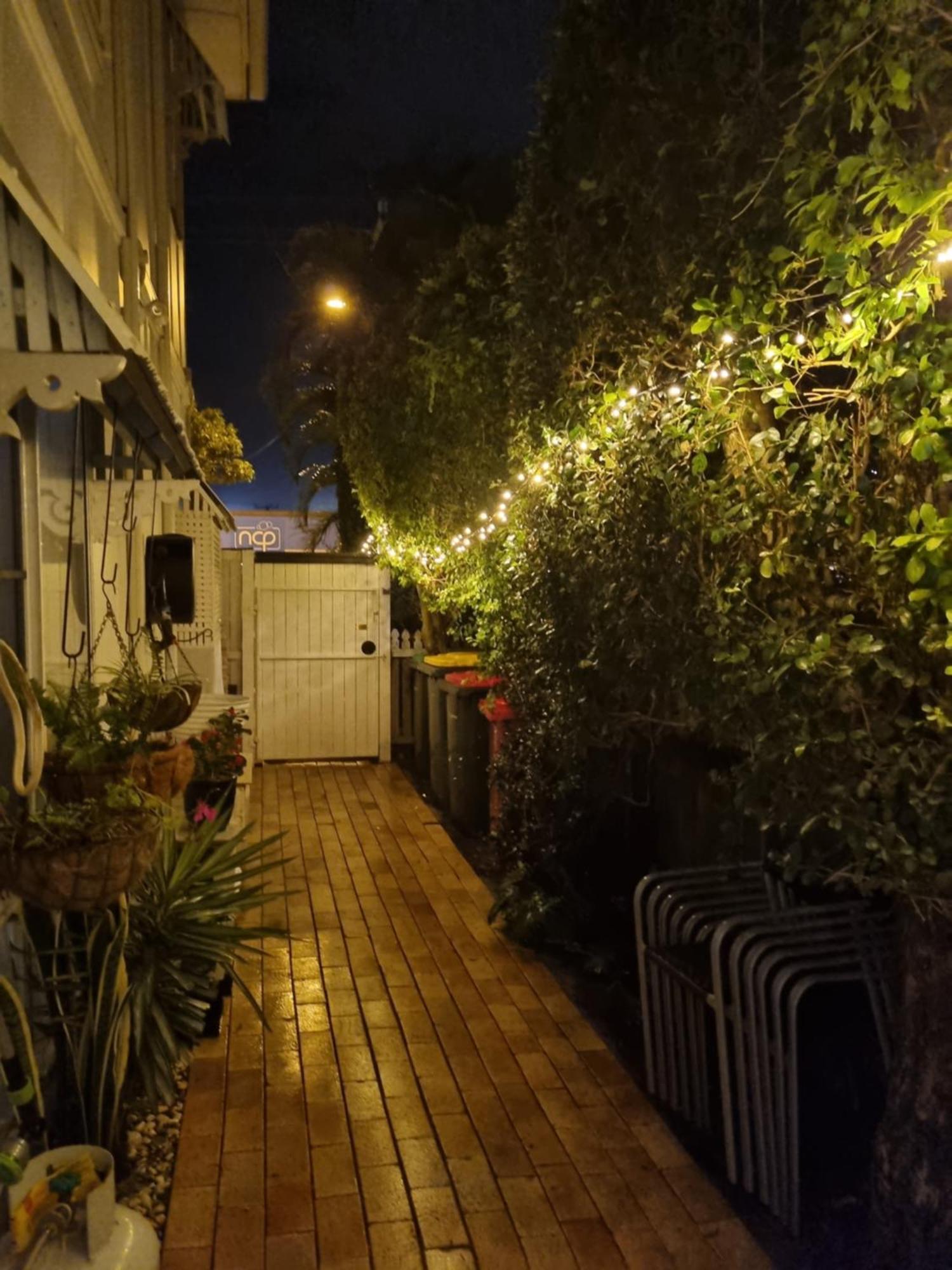 Cosy Pet Friendly Granny Flat With Private Courtyard *