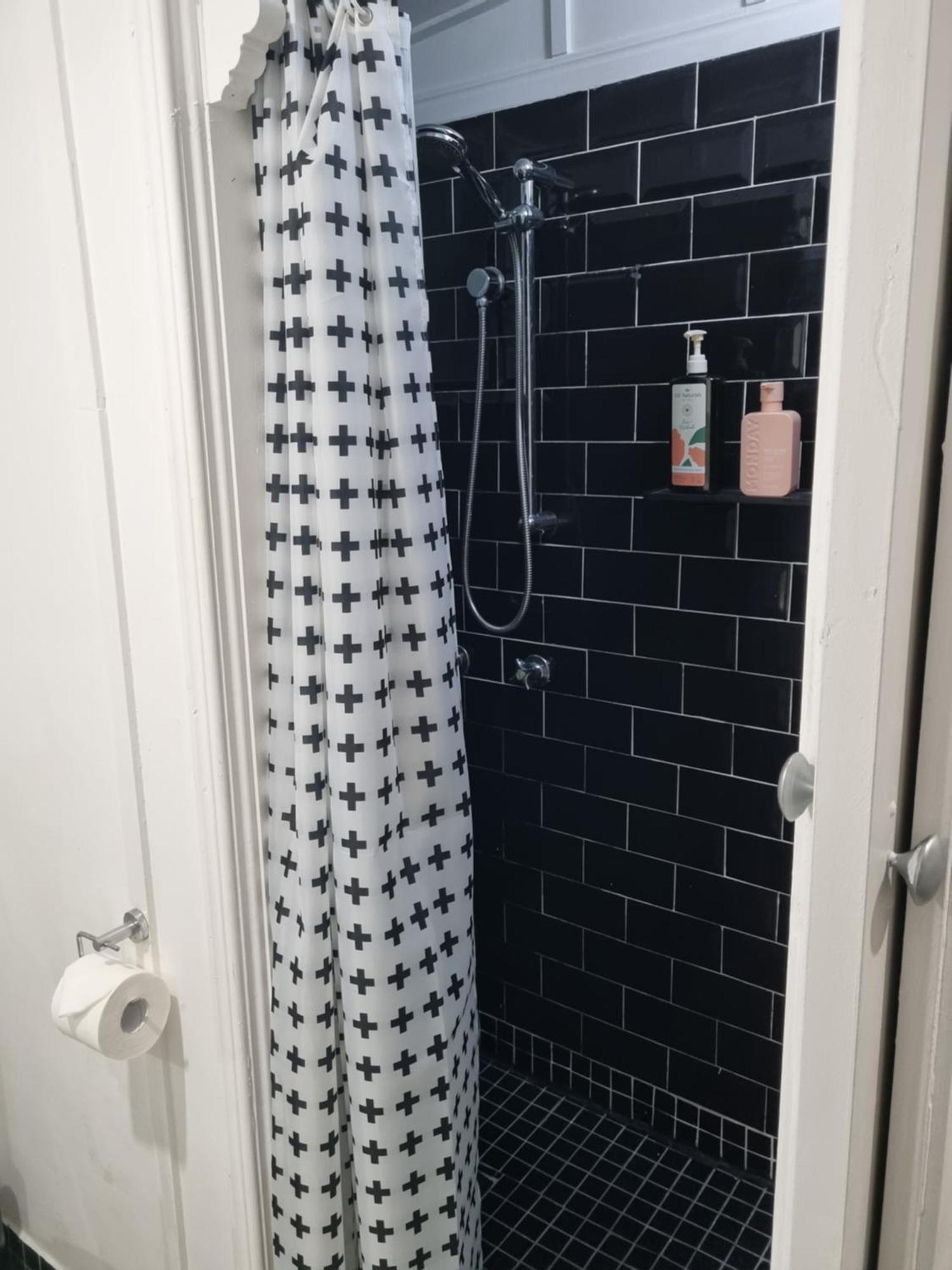 Cosy Pet Friendly Granny Flat With Private Courtyard Caloundra