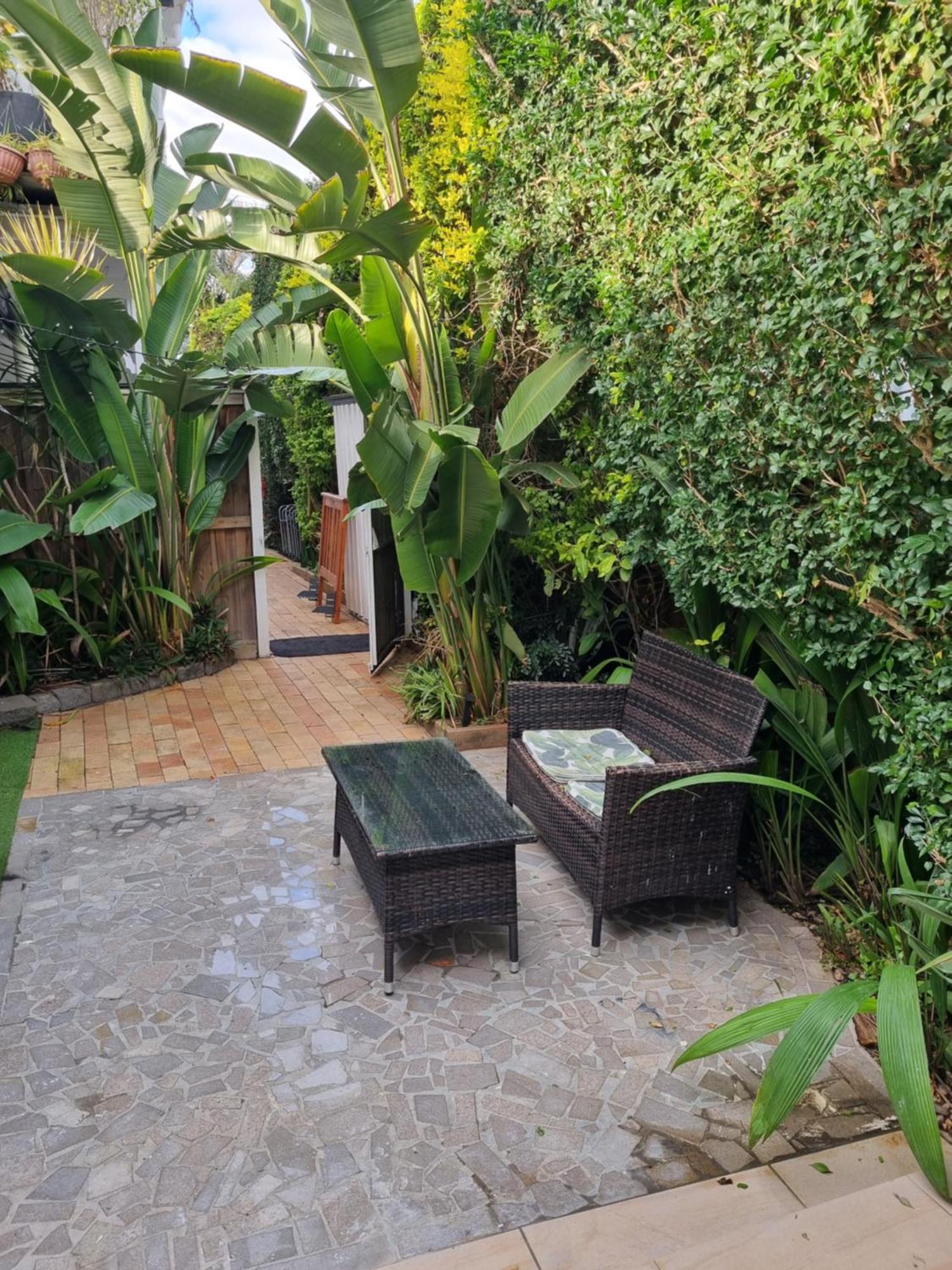Apartment Cosy Pet Friendly Granny Flat With Private Courtyard Caloundra